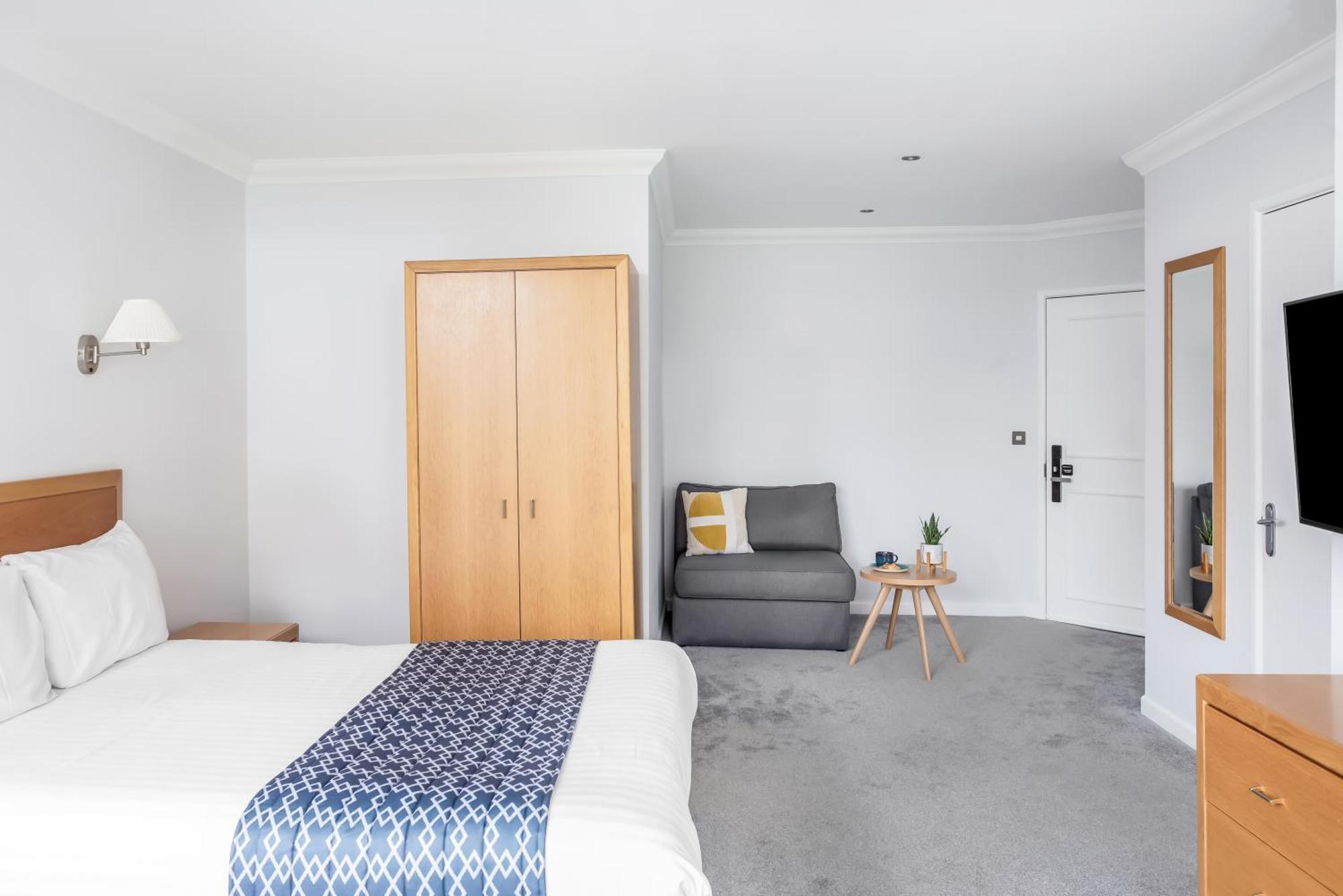 The Kilbirnie Hotel New Quay Exteriör bild